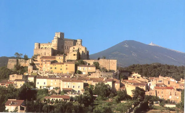 Mont-ventoux au loin